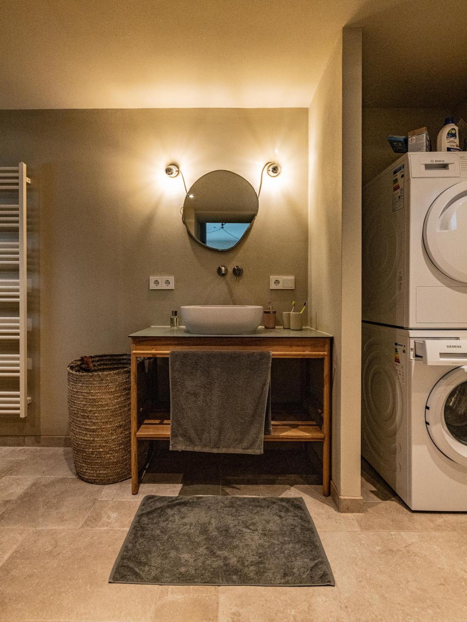 Grosse Pause Altes Schulhaus Schweigen Apartment Bagian luar foto